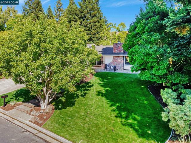 38 Sanders Ranch Rd, Moraga CA: https://media.crmls.org/mediaz/2f603dc1-6ac1-4423-89d4-6e6a1d573826.jpg
