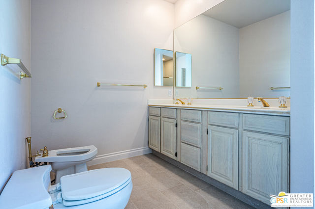 Image 38 of 47 For 1399 Via Donna