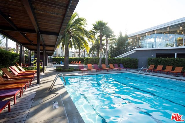 12714 W Sea Spray Place, Playa Vista CA: https://media.crmls.org/mediaz/2f61905b-c5dc-4b30-96cd-fc55622ae730.jpg