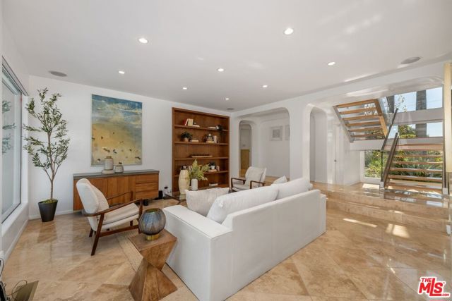 29417 Bluewater Road, Malibu CA: https://media.crmls.org/mediaz/2f61bf00-5822-4939-9b44-f9867ab16dac.jpg