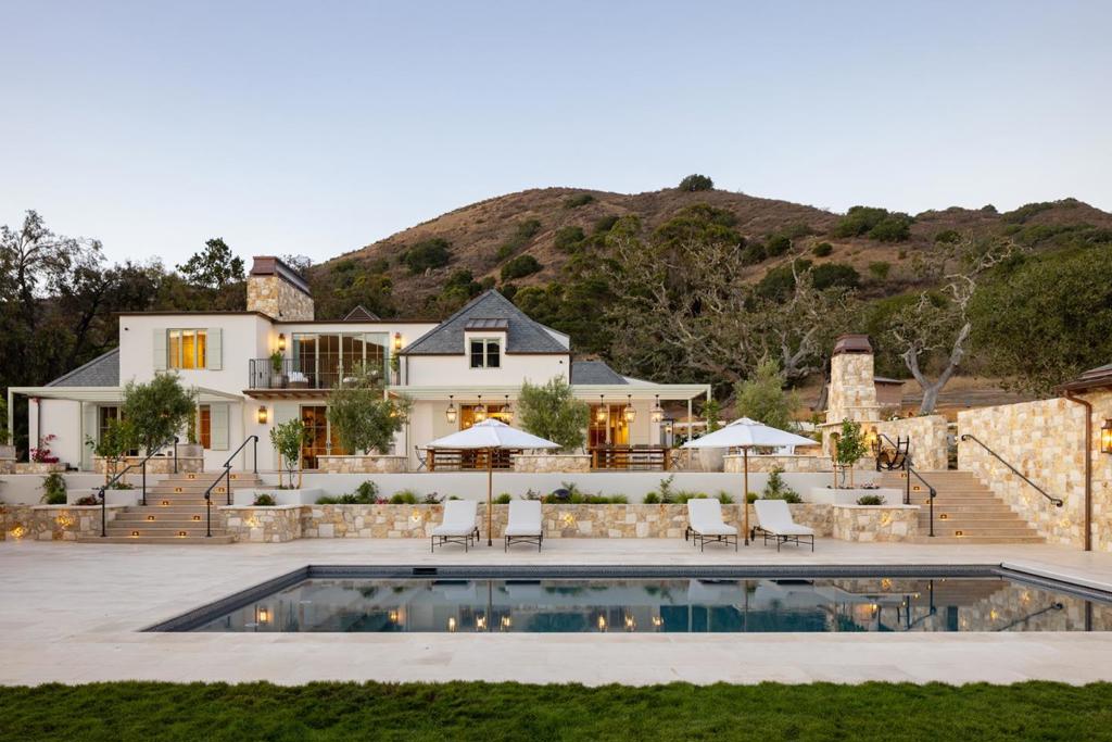 10 Encina Drive
