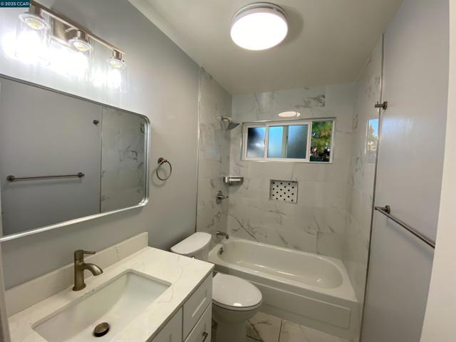 3063 Simas Ave, Pinole CA: https://media.crmls.org/mediaz/2f629af8-c7dc-42df-8869-f2debbba57a6.jpg