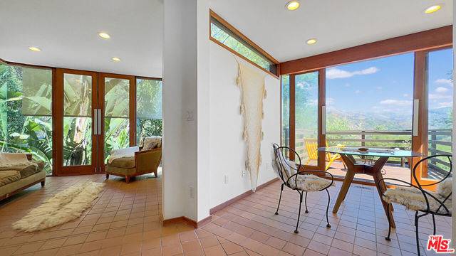 19520 Cave Way, Topanga CA: https://media.crmls.org/mediaz/2f63ed80-d2fc-453a-95d3-1d532ad7cbf1.jpg