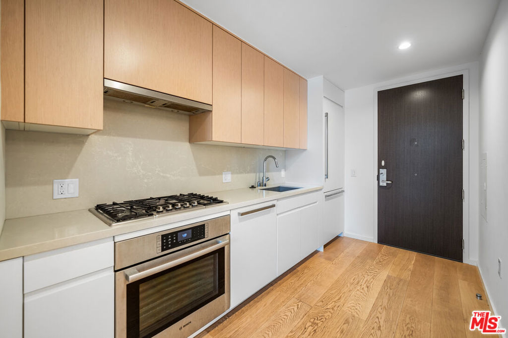 https://media.crmls.org/mediaz/2f644e2e-cbe5-4485-a629-0fed64c5d883.jpg?preset=X-Large