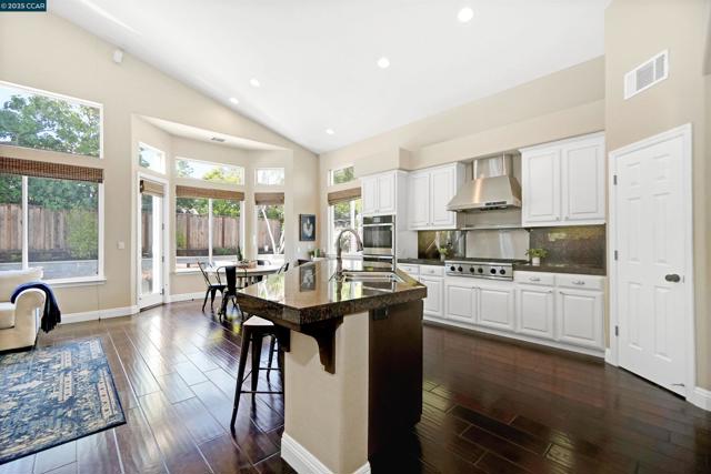 139 Shelterwood Ln, Danville CA: https://media.crmls.org/mediaz/2f645087-32b3-47aa-ab25-931f74cd3658.jpg
