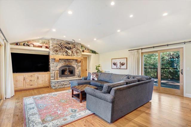 7409 Hihn Road, Ben Lomond CA: https://media.crmls.org/mediaz/2f65039a-682b-476d-b116-0fab2aecd59b.jpg