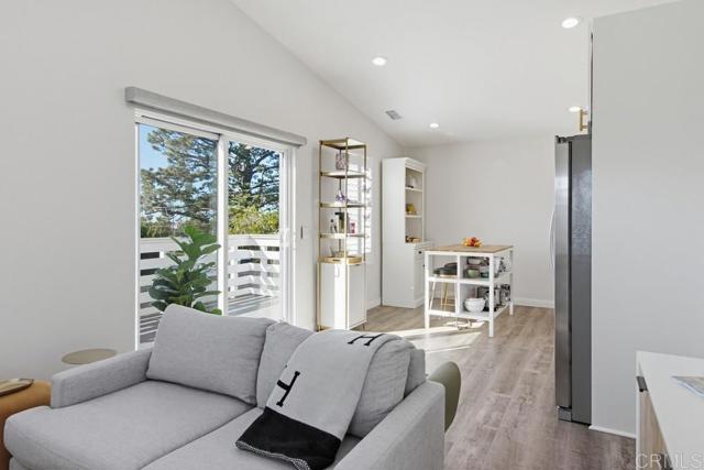 Detail Gallery Image 4 of 34 For 3522 Adams St, Carlsbad,  CA 92008 - 2 Beds | 2 Baths