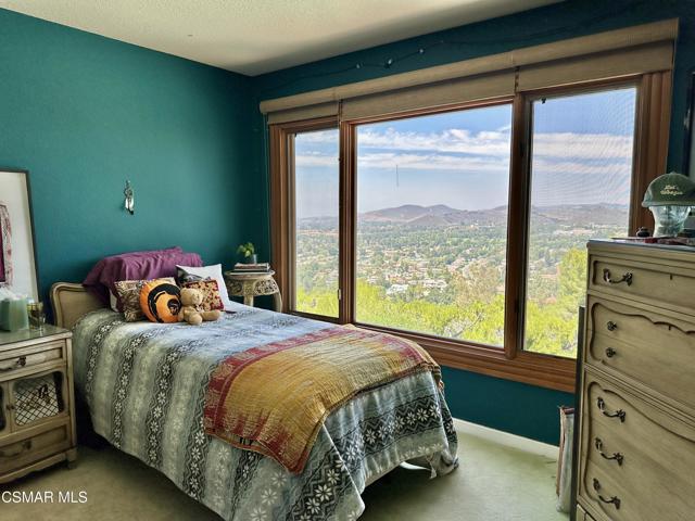31445 Glenbridge Road, Westlake Village CA: https://media.crmls.org/mediaz/2f66d3d1-df59-4cb0-84df-e270366e4895.jpg