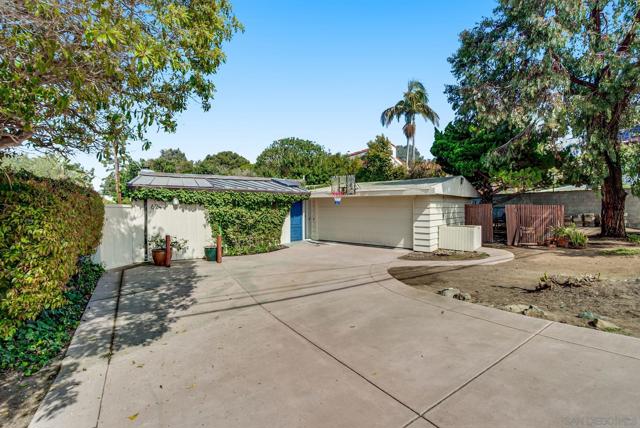 624 8th St, Del Mar, California 92014, 3 Bedrooms Bedrooms, ,2 BathroomsBathrooms,Single Family Residence,For Sale,8th St,250020138SD