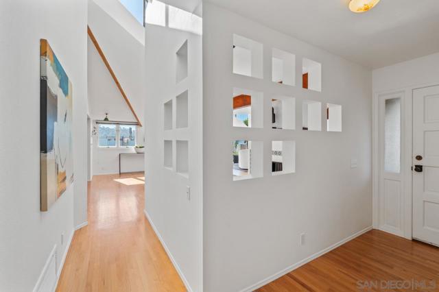 2506 Via Merano, Del Mar CA: https://media.crmls.org/mediaz/2f66e8f3-68ac-400e-8807-9b13a63c2ecd.jpg