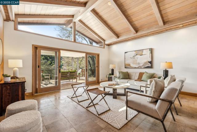 2160 Ridgewood Rd, Alamo CA: https://media.crmls.org/mediaz/2f67c846-dbe2-4e18-820d-287125b5a053.jpg