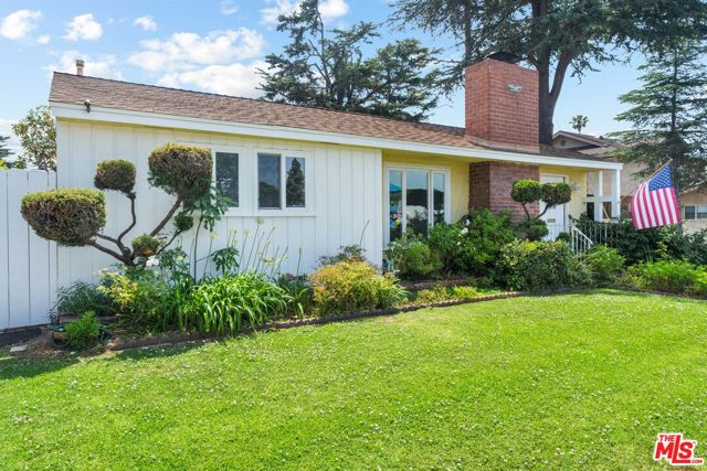 9620 Braddock Drive, Culver City CA: https://media.crmls.org/mediaz/2f67e3b8-8ee6-4f71-b757-68eda5c0a505.jpg