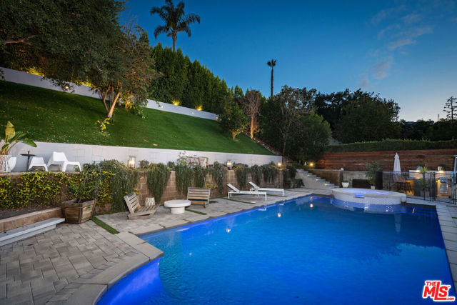3156 Dona Emilia Drive, Studio City CA: https://media.crmls.org/mediaz/2f6804fc-62e0-471c-919b-25b639e66544.jpg