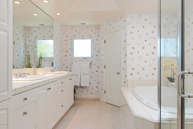 2167 Palomar Avenue, Ventura CA: https://media.crmls.org/mediaz/2f6870f2-192e-4618-9c7a-fef26f8adad5.jpg