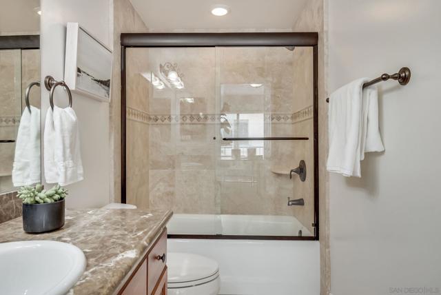 Image 23 of 47 For 7530 Draper Ave  2