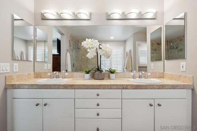 11353 Creekstone Ln, San Diego CA: https://media.crmls.org/mediaz/2f6a315e-9735-4c95-a982-173be1f955e8.jpg