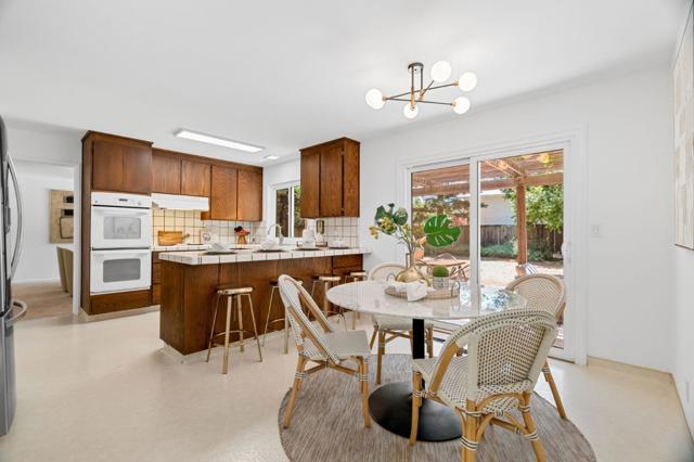 4198 Cherry Oaks Place, Palo Alto CA: https://media.crmls.org/mediaz/2f6a8635-8b68-4756-952c-66ecd3adc63e.jpg