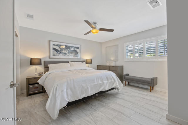 1233 Calle Olmo, Thousand Oaks CA: https://media.crmls.org/mediaz/2f6b3aa1-0b63-4fa5-a3bc-c5cdbcad4d75.jpg