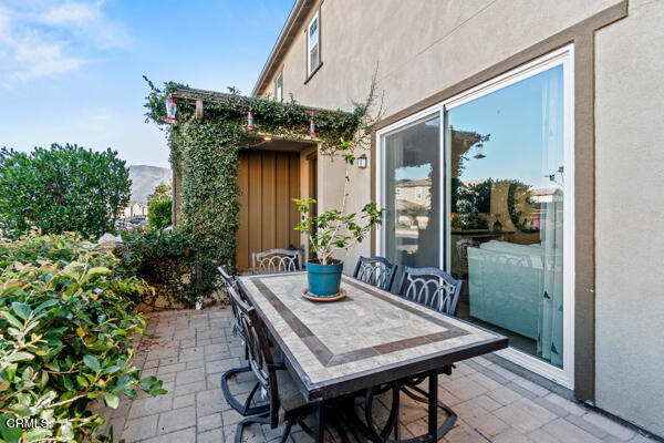 490 Jubilee Place, Santa Paula CA: https://media.crmls.org/mediaz/2f6b4957-aafd-466c-b8ac-7ed0653af76a.jpg