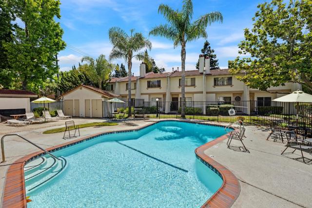 38652 Aurora Terrace, Fremont CA: https://media.crmls.org/mediaz/2f6c5fe3-4d94-4b07-9b10-6d48b689646e.jpg