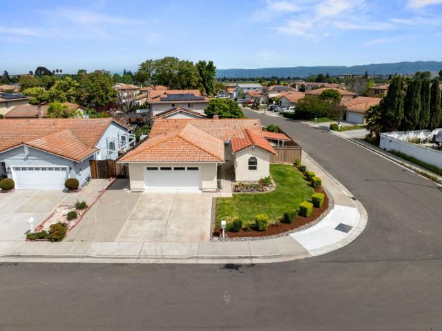 569 Blairburry Way, San Jose CA: https://media.crmls.org/mediaz/2f6ca5b1-268b-4106-bc7e-f35252a5c90a.jpg