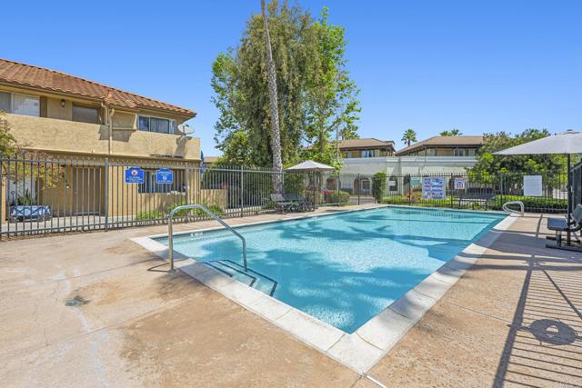 955 Postal Way, Vista CA: https://media.crmls.org/mediaz/2f6ce4d5-d532-41e3-b7cf-d79e4fbac499.jpg