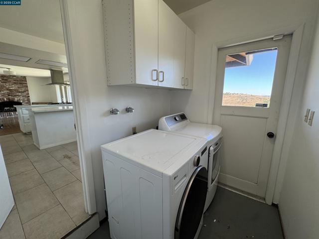 269 Birchwood Dr, Moraga CA: https://media.crmls.org/mediaz/2f6da51b-035c-41f9-902c-b5e506ce8226.jpg
