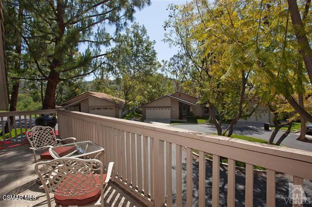 6457 Winona Court, Oak Park CA: https://media.crmls.org/mediaz/2f6db8db-42bf-40b6-9aa9-016fa92c04da.jpg