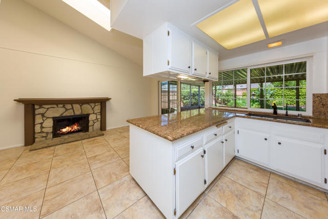 29451 Trailway Lane, Agoura Hills CA: https://media.crmls.org/mediaz/2f6dbdab-a90c-4eff-aaf3-310facd4d5e7.jpg