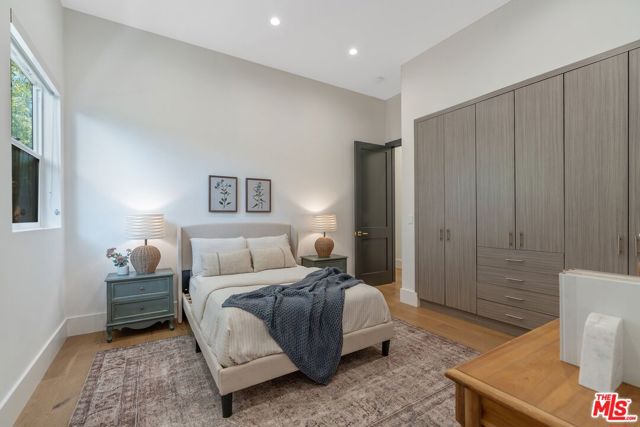 5522 Buffalo Avenue, Sherman Oaks CA: https://media.crmls.org/mediaz/2f6dd0d0-f2d5-4671-ac48-6befaae89a52.jpg