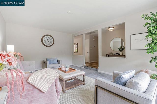 3812 Fernwood Ct, Concord CA: https://media.crmls.org/mediaz/2f6dd480-2c06-4b4c-91a8-653ec791d215.jpg