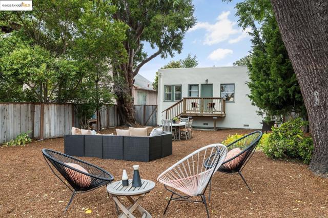 1814 Carleton ST, Berkeley CA: https://media.crmls.org/mediaz/2f6e5826-b4a0-481b-890a-f16c5dde387c.jpg