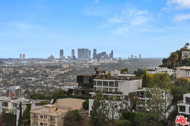 8435 Franklin Avenue, Los Angeles, California 90069, 5 Bedrooms Bedrooms, ,5 BathroomsBathrooms,Single Family Residence,For Sale,Franklin,24400525