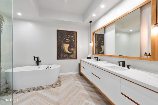 28333 Foothill Drive, Agoura Hills CA: https://media.crmls.org/mediaz/2f6ed08d-bce8-4581-8a6d-f6dd670be9c0.jpg