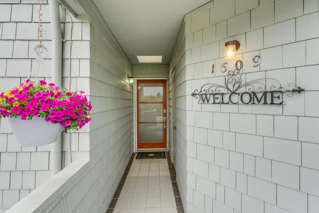 1609 Taylor Lane, Santa Cruz CA: https://media.crmls.org/mediaz/2f6f530d-3e6d-4cd7-a9f9-96f580a3c5b0.jpg