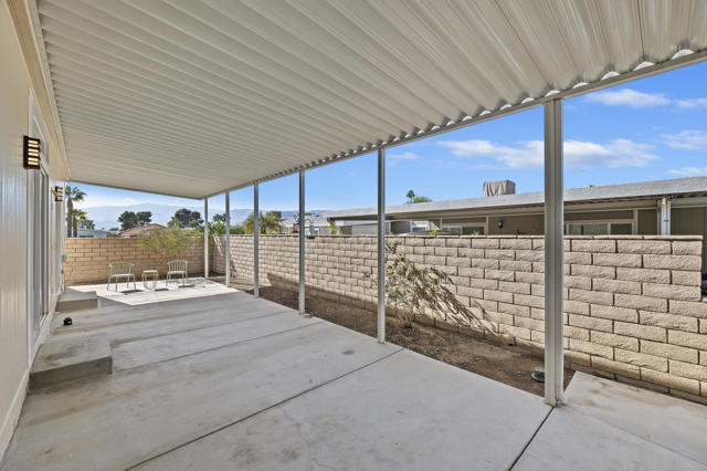 73363 Desert Greens Dr N, Palm Desert CA: https://media.crmls.org/mediaz/2f6f550a-d0cf-4fc4-a505-ffb2f0016a3a.jpg