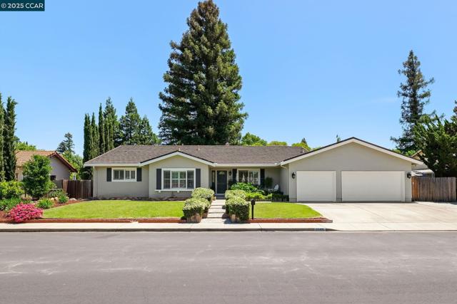 1140 Jamie Dr, Concord CA: https://media.crmls.org/mediaz/2f6ff28a-569e-40d3-ad4d-f30b9e60ca07.jpg