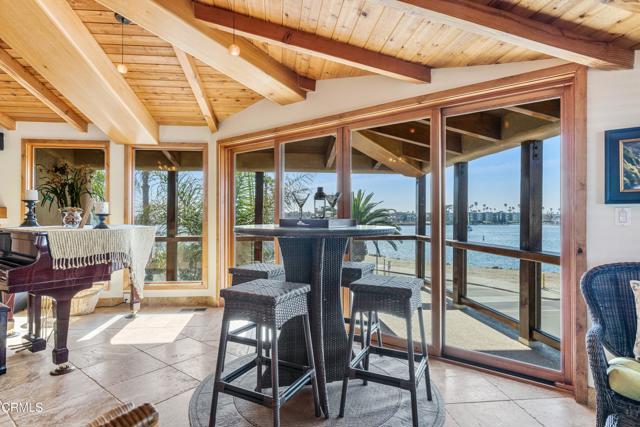 268 Sunset Drive, Oxnard CA: https://media.crmls.org/mediaz/2f7079de-45eb-4f29-995f-2a91072a924c.jpg