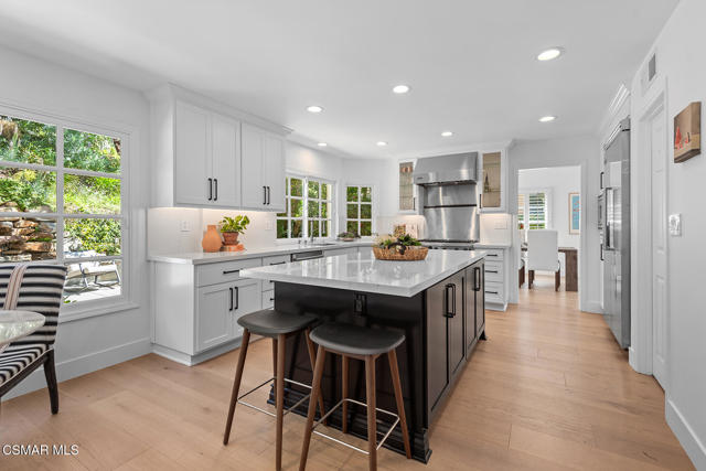 4799 Canterbury Street, Westlake Village CA: https://media.crmls.org/mediaz/2f70f323-d476-4cbf-be0e-c13b14a28355.jpg