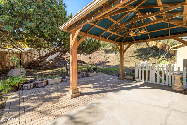 4260 Dalewood Circle, Newbury Park CA: https://media.crmls.org/mediaz/2f71fb93-85d2-43b7-a04e-509445a8a374.jpg