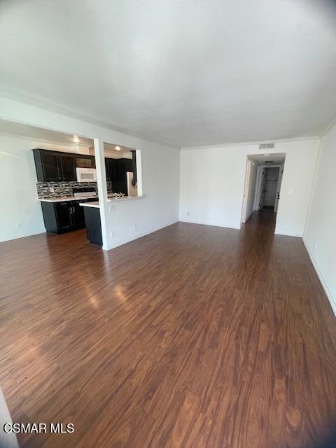 1223 Landsburn Circle, Westlake Village CA: https://media.crmls.org/mediaz/2f726dd0-0b07-4e21-bdea-684e5915c729.jpg