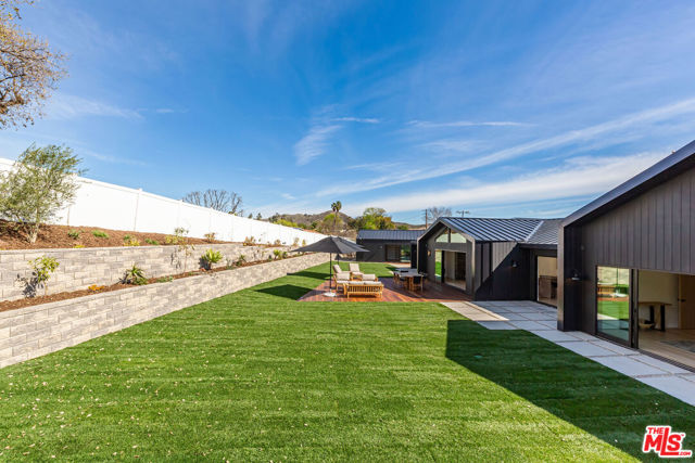5259 Lewis Road, Agoura Hills CA: https://media.crmls.org/mediaz/2f72c64b-8504-43ad-9914-0ccca80c0af0.jpg