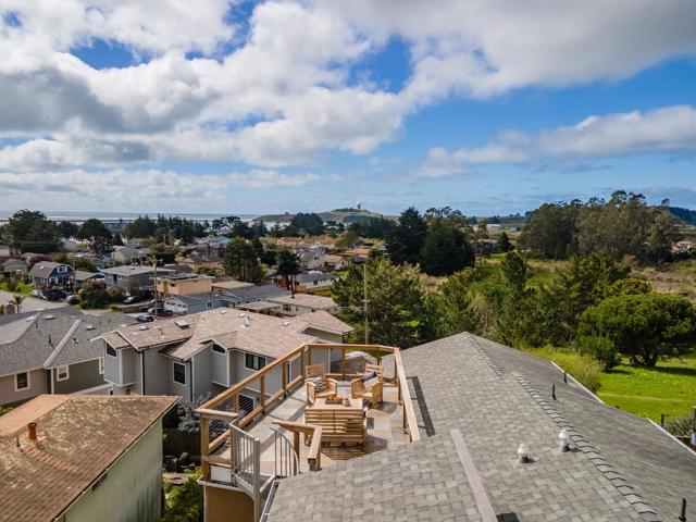 127 Madrona Avenue, El Granada CA: https://media.crmls.org/mediaz/2f72e423-9721-4534-8af6-1cb08b913eee.jpg