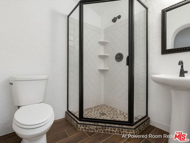 3421 Hillcrest Drive, Los Angeles CA: https://media.crmls.org/mediaz/2f72e86e-904b-4c35-b0c7-297bedc1116d.jpg
