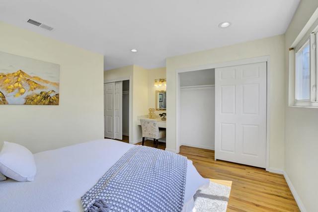 34863 Warwick Court, Fremont CA: https://media.crmls.org/mediaz/2f72eaec-94d5-46d9-aa39-08e874c605b9.jpg