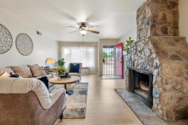 13340 Miguel Garden Way, Poway CA: https://media.crmls.org/mediaz/2f7385e5-3e96-4c5e-b8a3-9899ad7fccda.jpg