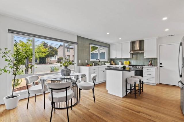 21476 Orange Avenue, Castro Valley CA: https://media.crmls.org/mediaz/2f750a31-0dcc-43ce-ae01-7650043c9432.jpg