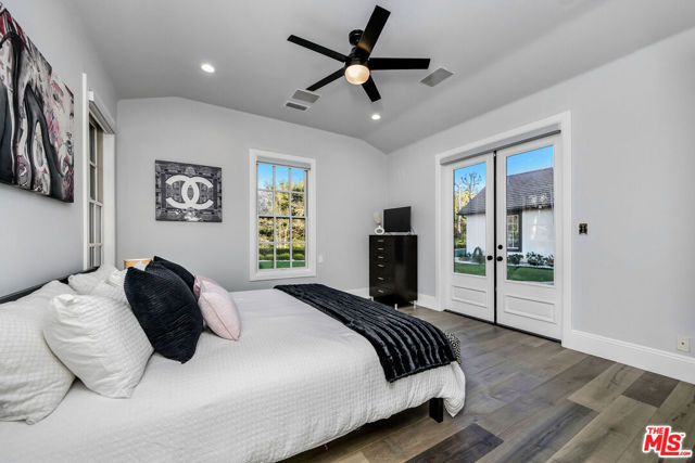 1 Falconridge Drive, Coto de Caza CA: https://media.crmls.org/mediaz/2f750b62-9975-4ea7-af57-80b8fa8fcdc8.jpg
