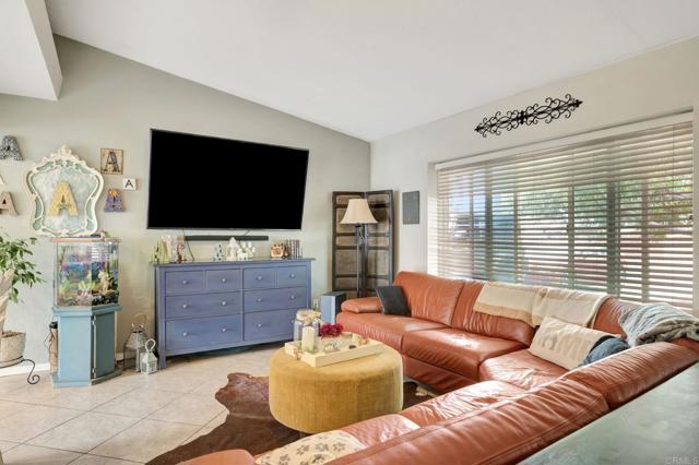 Detail Gallery Image 8 of 21 For 1105 Bostonia, El Cajon,  CA 92021 - 2 Beds | 1 Baths