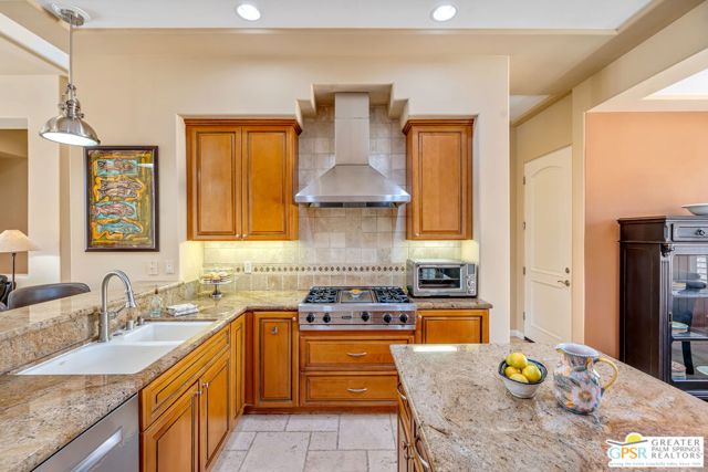 7 Ridgeline Way, Rancho Mirage, CA 92270